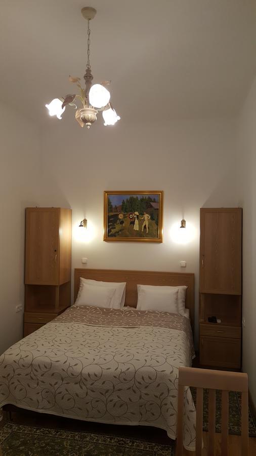 Authentic Akacfa Apartment Budapest Esterno foto