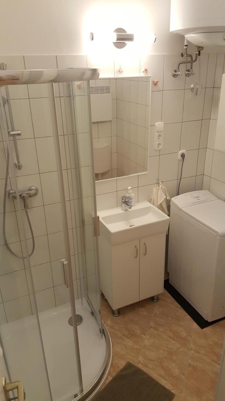 Authentic Akacfa Apartment Budapest Esterno foto