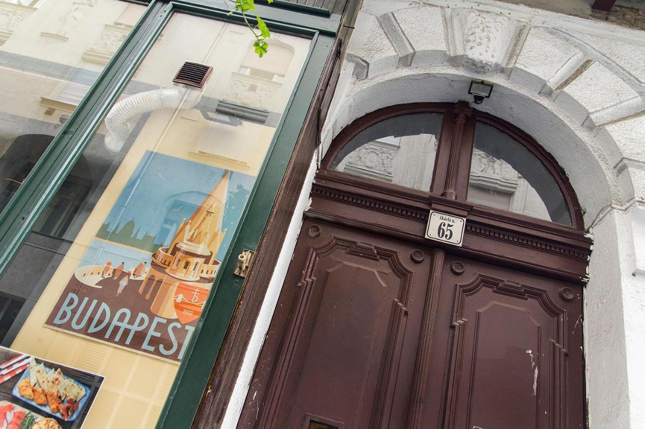Authentic Akacfa Apartment Budapest Esterno foto