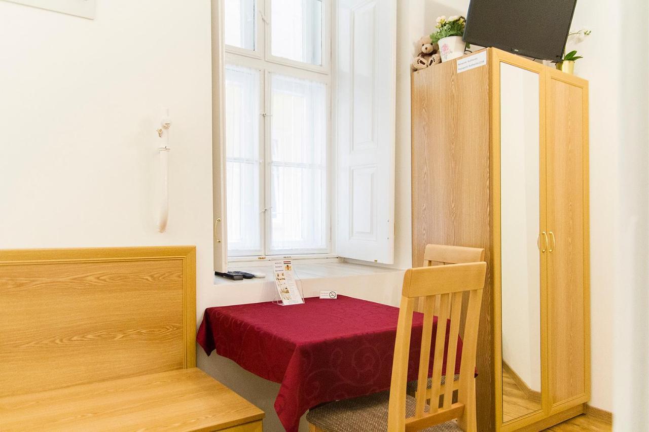 Authentic Akacfa Apartment Budapest Esterno foto