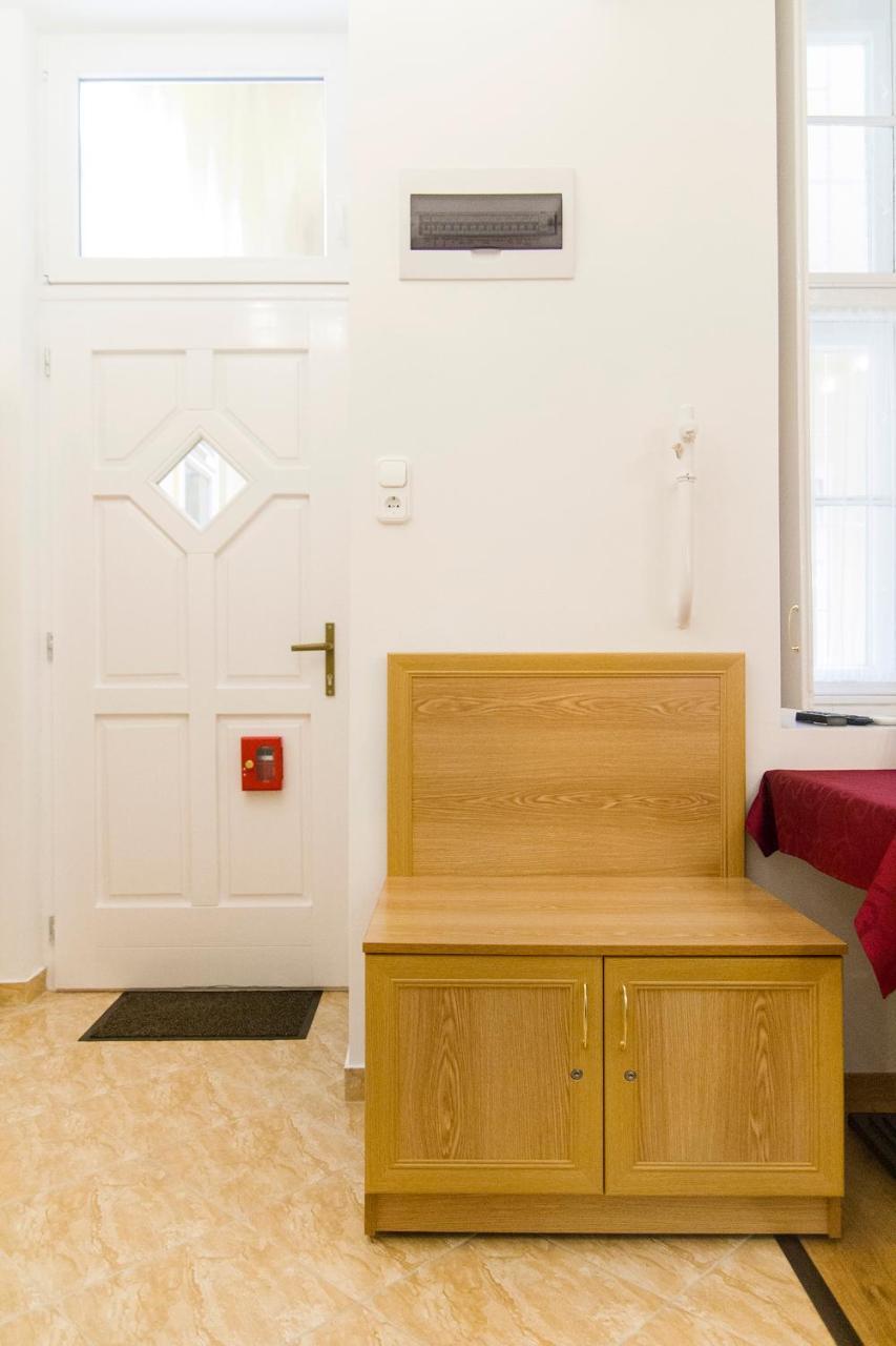 Authentic Akacfa Apartment Budapest Esterno foto