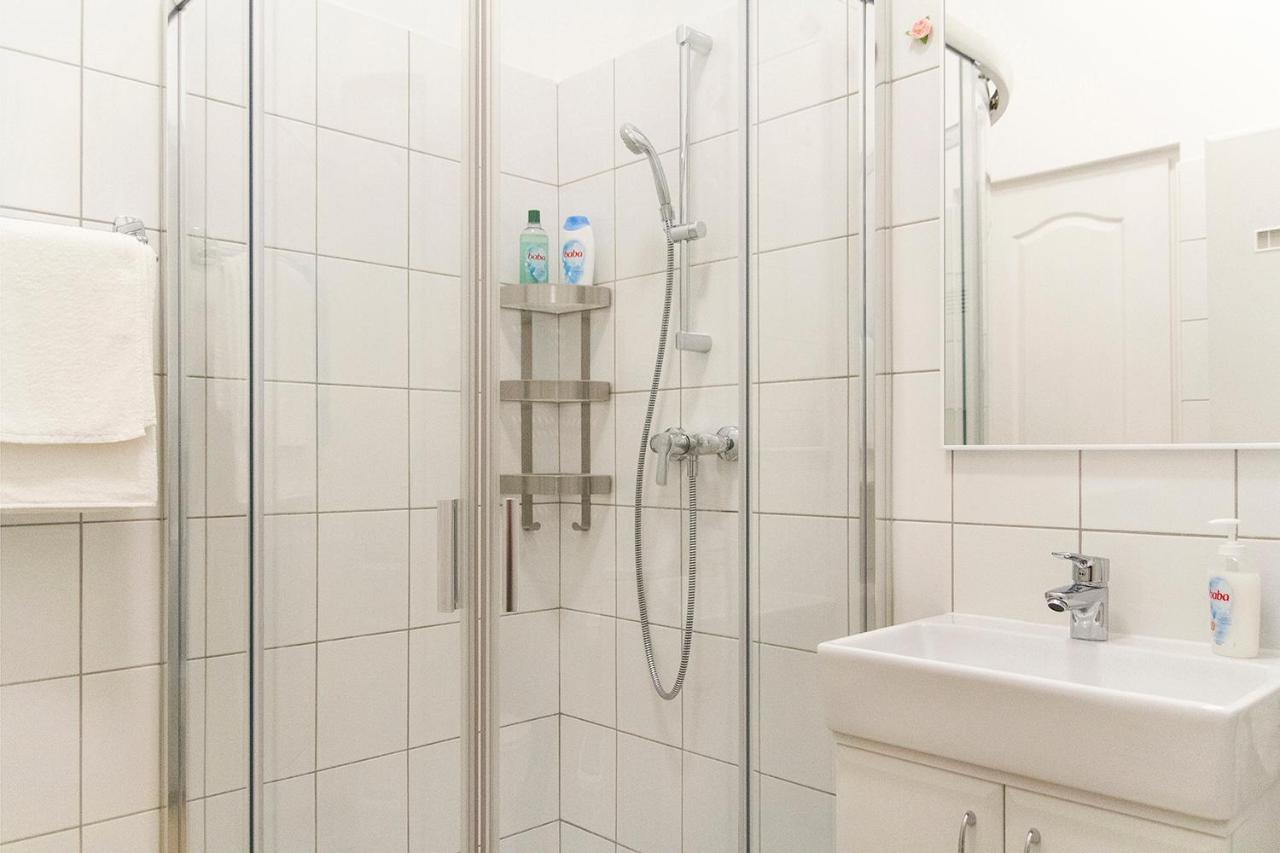 Authentic Akacfa Apartment Budapest Esterno foto