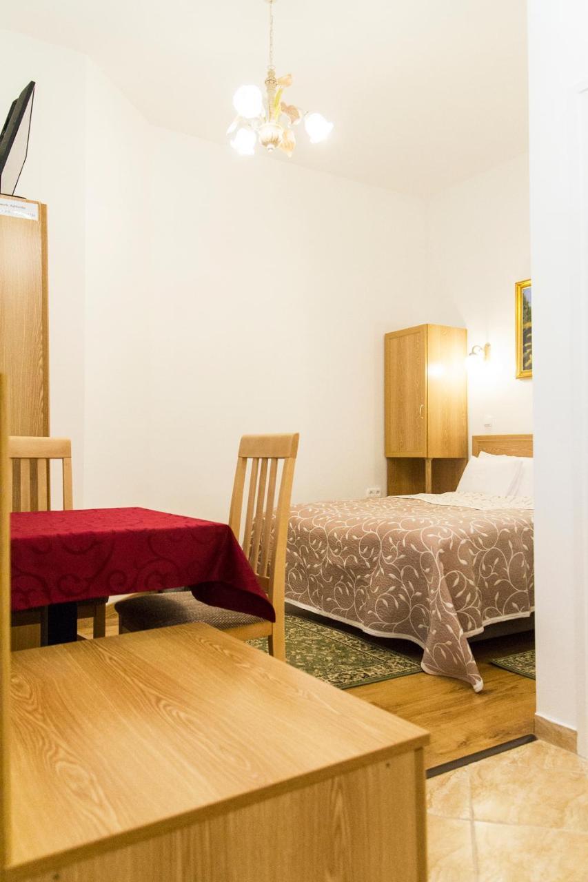 Authentic Akacfa Apartment Budapest Esterno foto