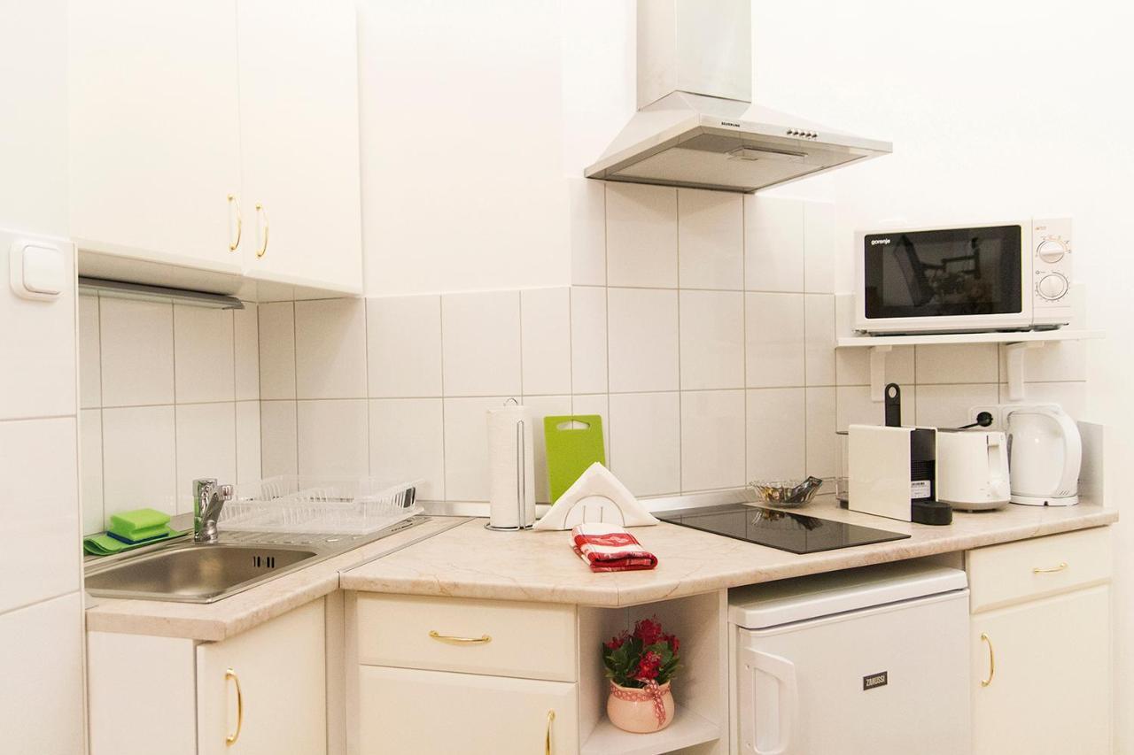 Authentic Akacfa Apartment Budapest Esterno foto
